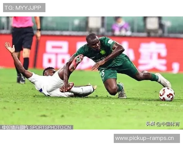 国安前锋法比奥在对阵大连英博比赛中戴帽当选中超第26轮最佳球员 国安前锋法比奥在对阵大连英博比赛中戴帽当选中超第26轮最佳球员