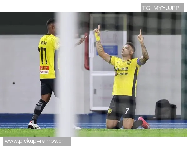 天津足球队正式引入四名外援大卫詹姆斯哈姆雷特雷诺兹克莱伯恩助力新赛季 天津足球队正式引入四名外援大卫詹姆斯哈姆雷特雷诺兹克莱伯恩助力新赛季