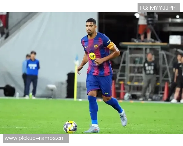 巴萨备战周末联赛加维阿劳霍奥尔莫缺席训练引关注